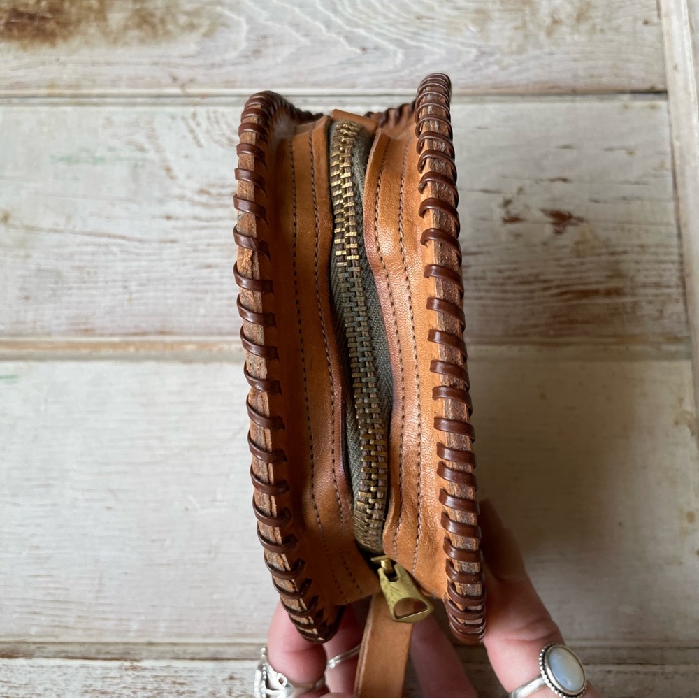 Vintage Handmade Tooled Leather Zip Bag - Picture 6 of 11